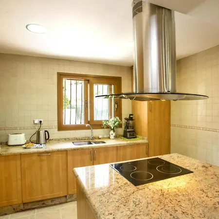 Global Lorraine - By Global Holidays 21381 Holiday home